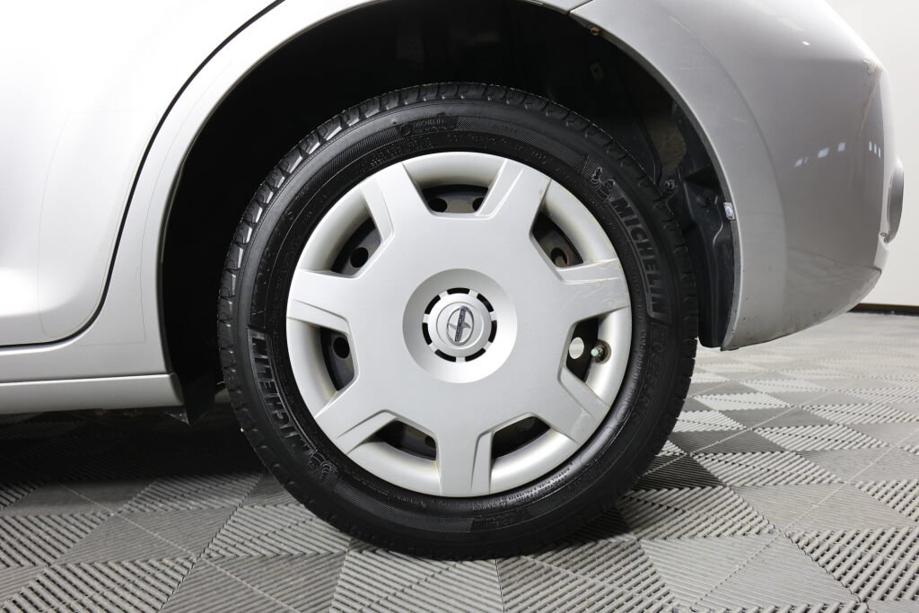 Used 2008 Scion xB FWD image 8