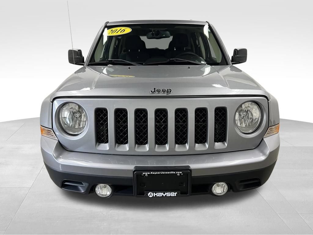 Used 2016 Jeep Patriot Latitude AWD/4WD image 10