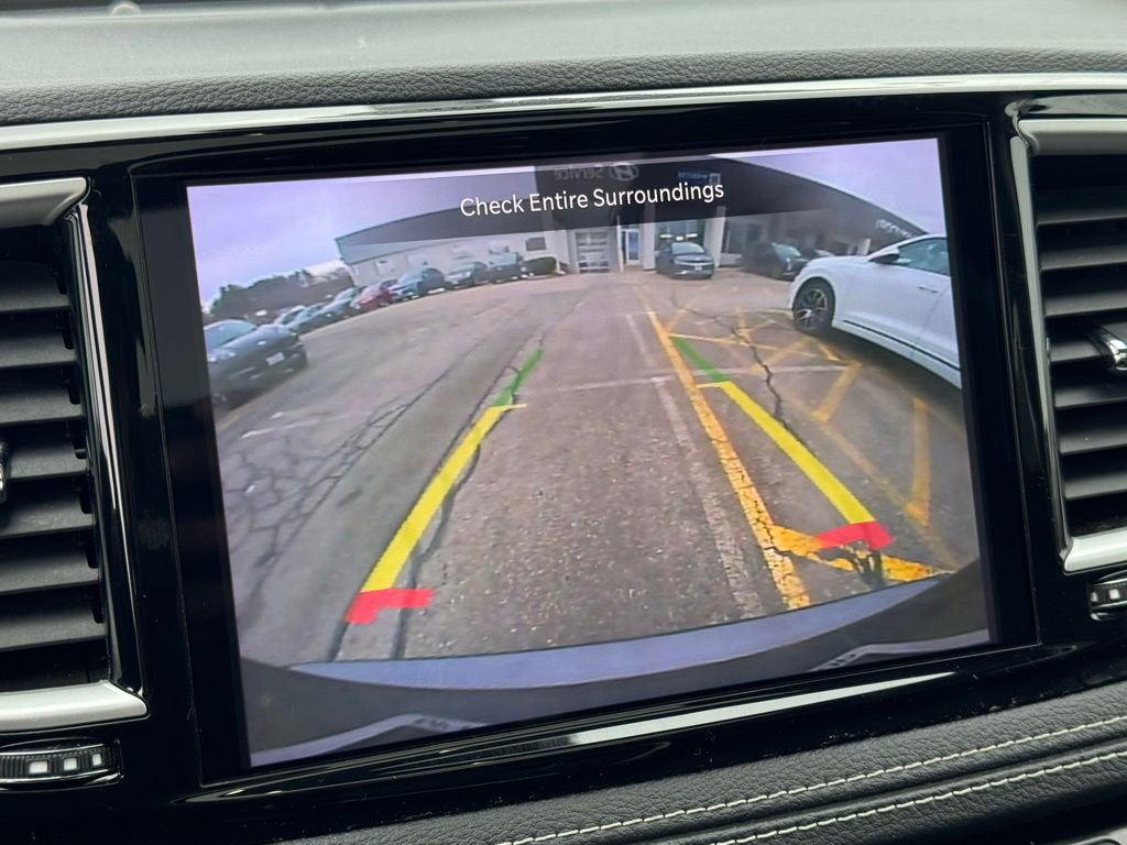 Used 2022 Chrysler Pacifica Touring-L image 33