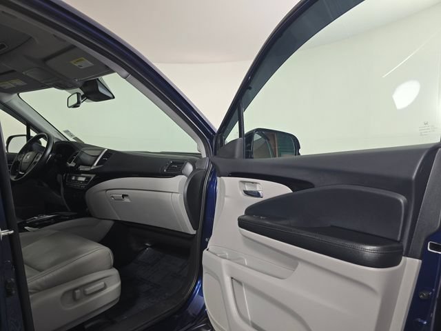 Used 2018 Honda Pilot Touring image 11