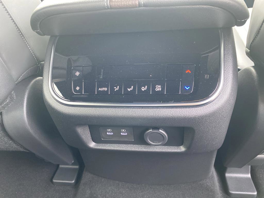 New 2025 Nissan Armada SL w/ Captain's Chari Seat Package image 36