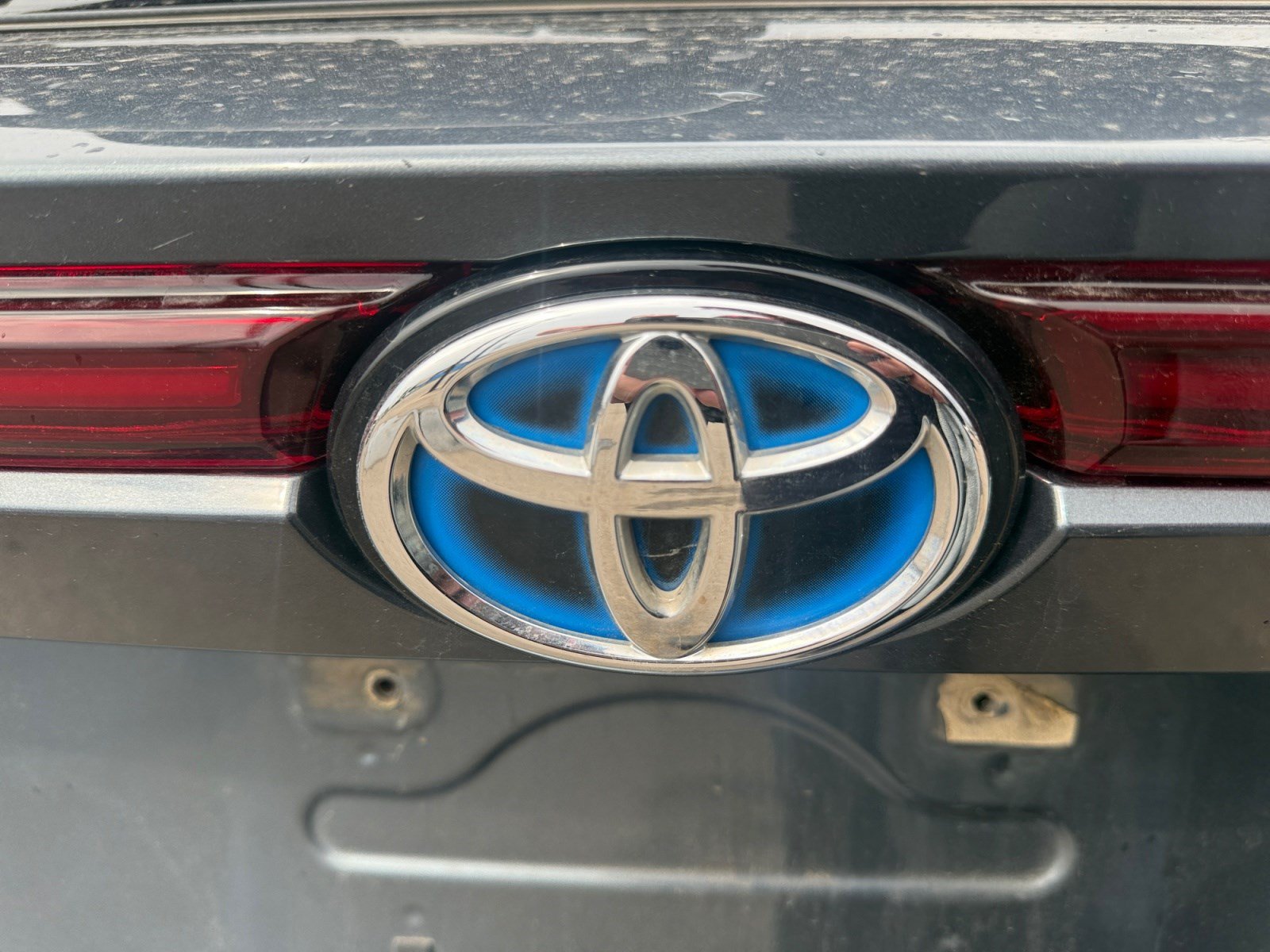 Used 2022 Toyota Venza LE AWD/4WD image 22