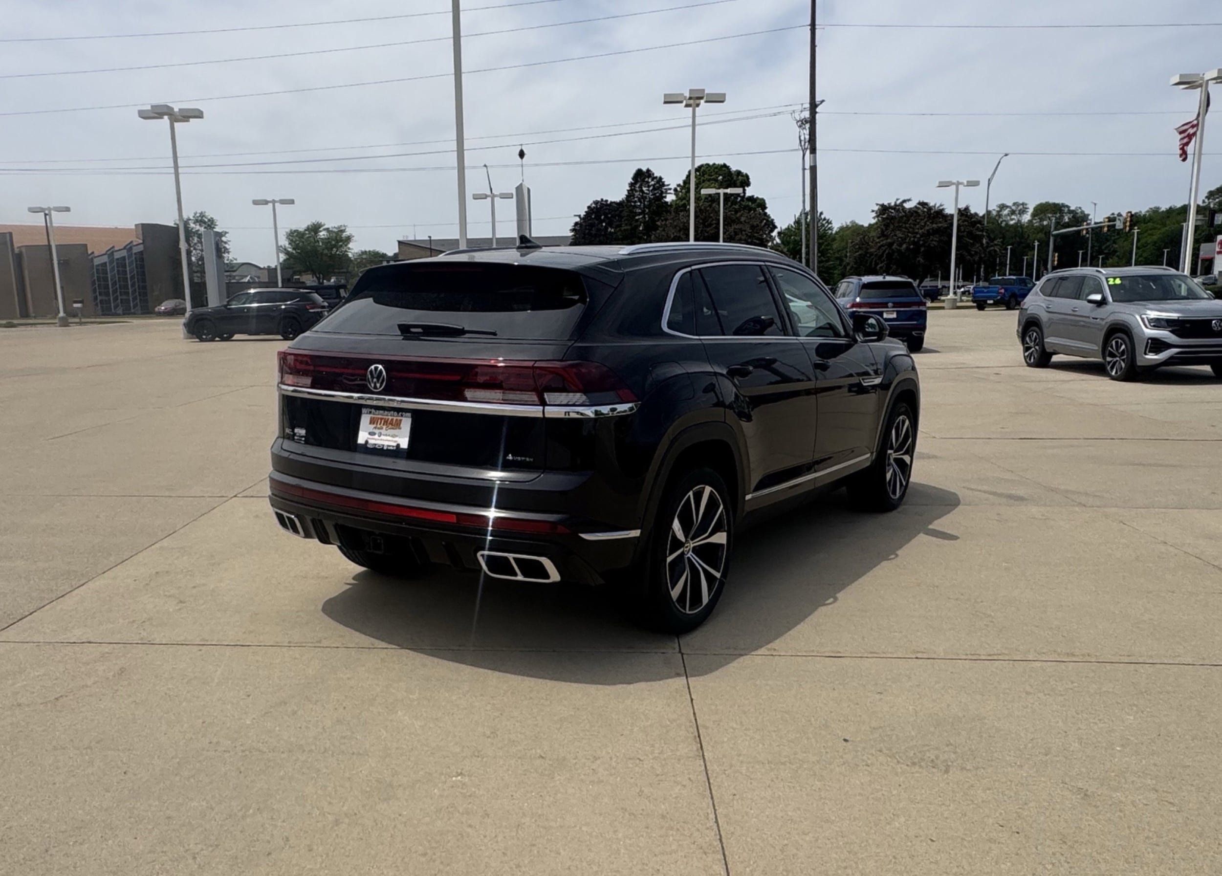 New 2026 Volkswagen Atlas Cross Sport SEL Premium R-Line AWD/4WD image 4