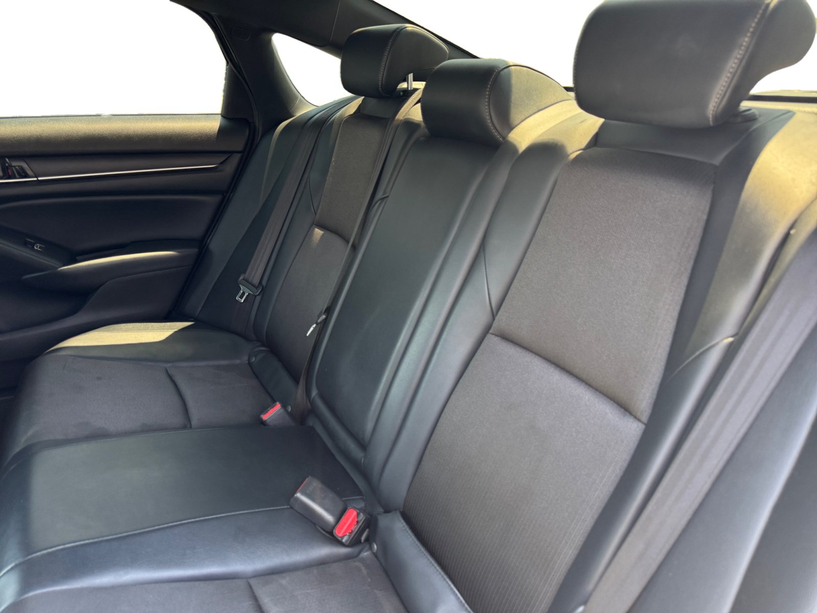 Used 2018 Honda Accord Sport image 13