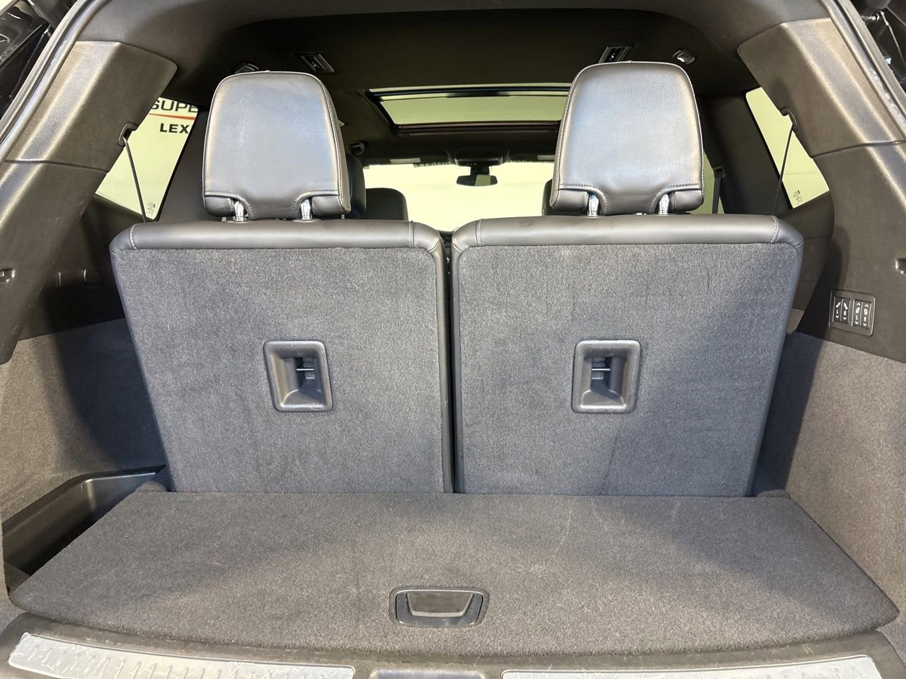 Used 2025 Cadillac XT6 Premium Luxury image 25