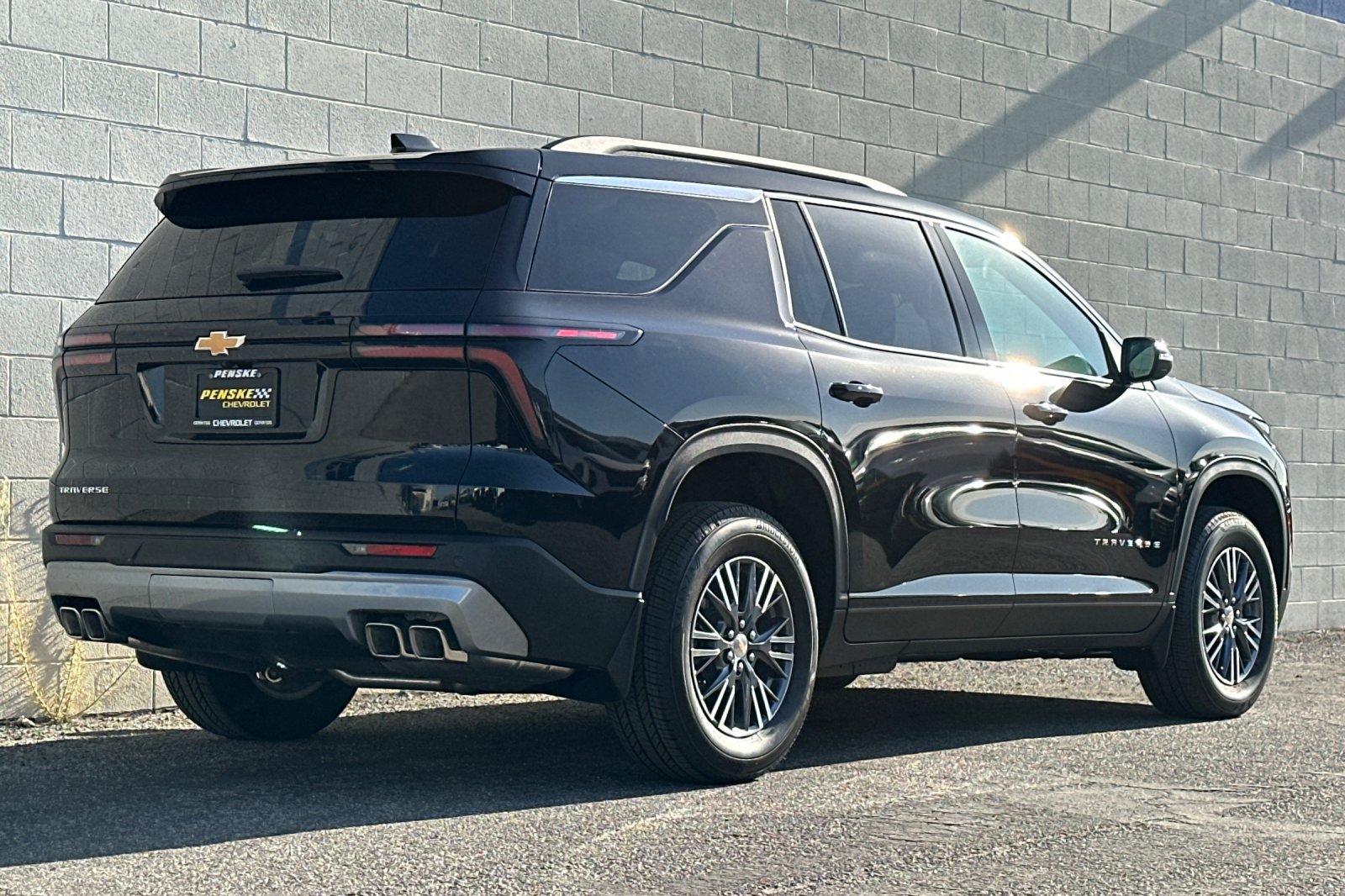 Used 2026 Chevrolet Traverse LT w/ LPO, Floor Liner Package FWD image 4