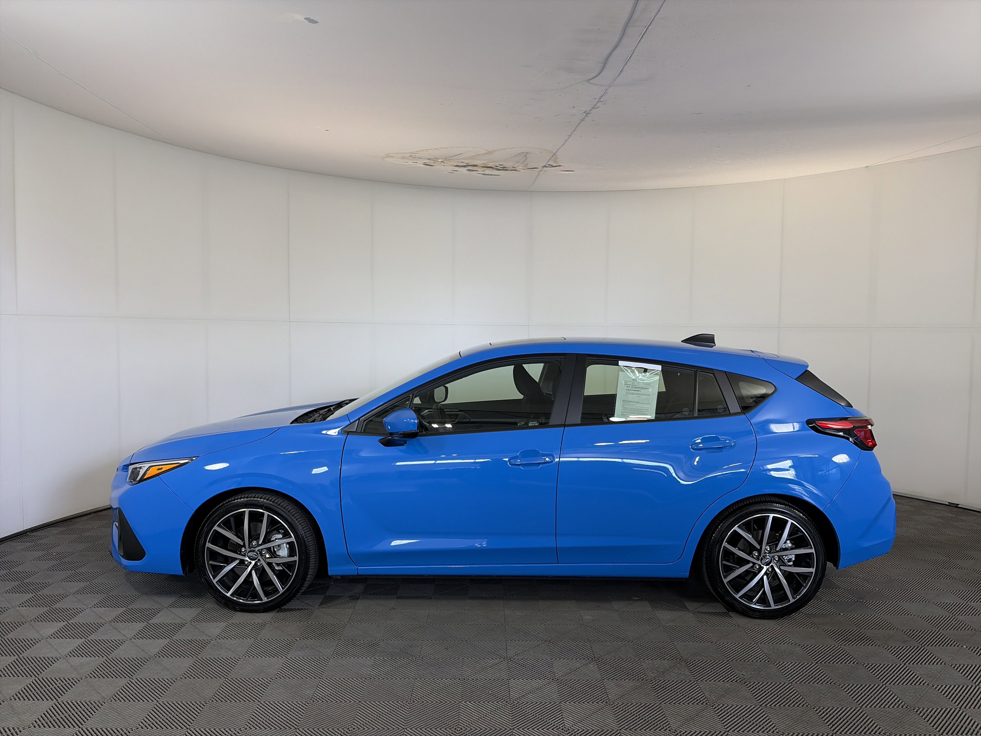 Used 2025 Subaru Impreza 2.0i Sport image 8