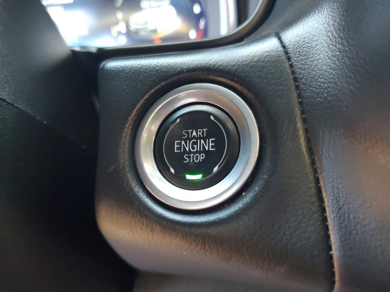 Used 2024 Chevrolet Suburban LT RWD image 23