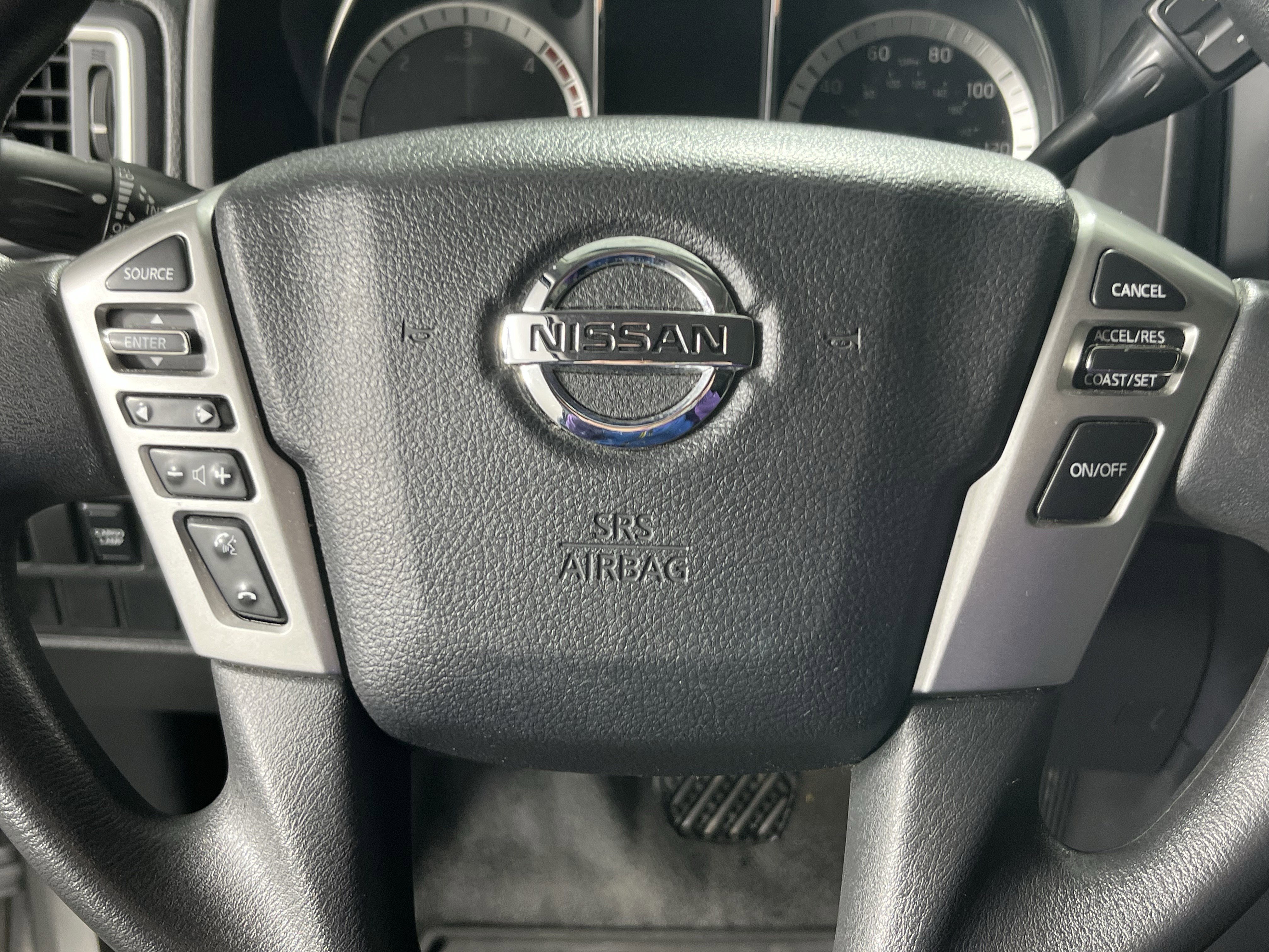 Used 2017 Nissan Titan S image 14