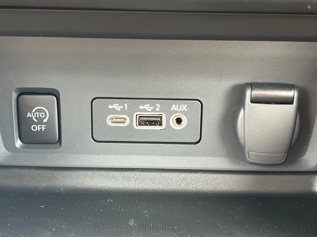 New 2025 Nissan Sentra SV w/ SV Premium Package image 29