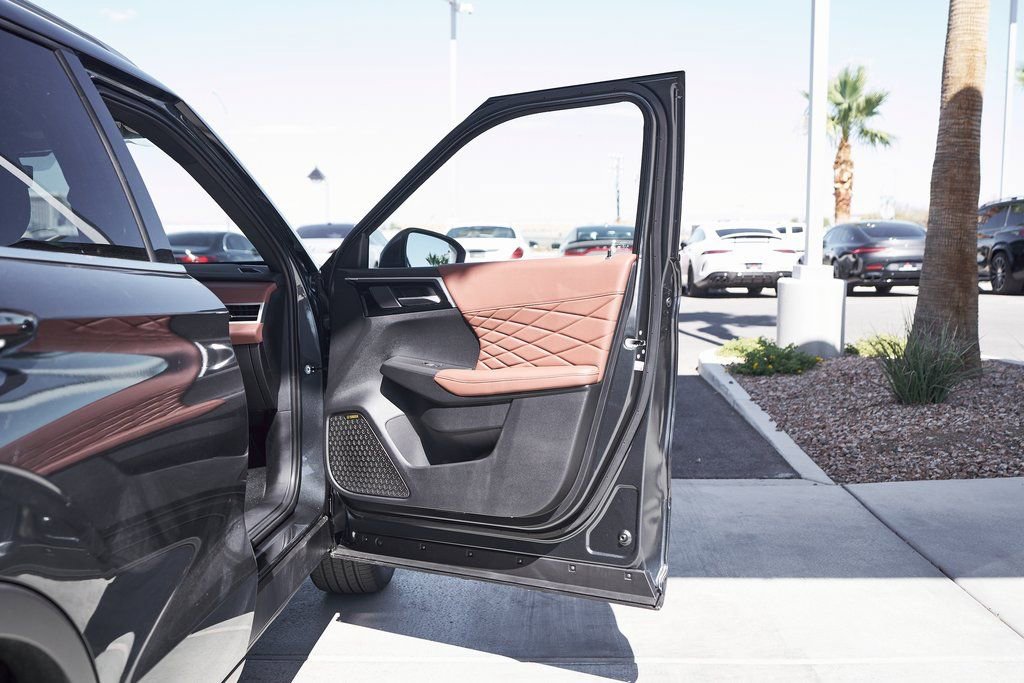 Used 2025 Mitsubishi Outlander SEL FWD image 11