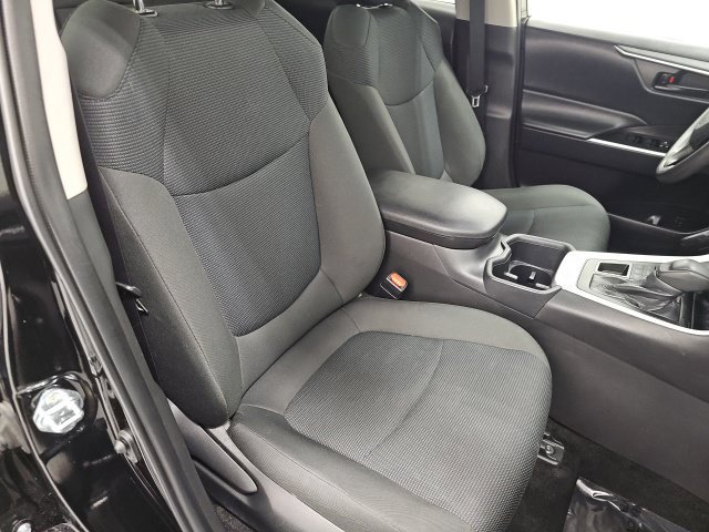 Certified 2025 Toyota RAV4 LE AWD/4WD image 37