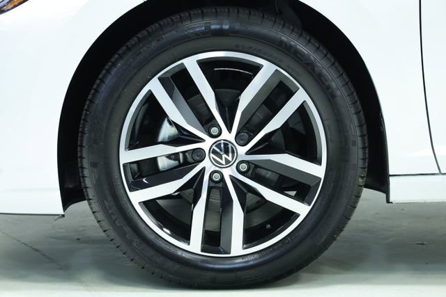 New 2025 Volkswagen Jetta SE image 8