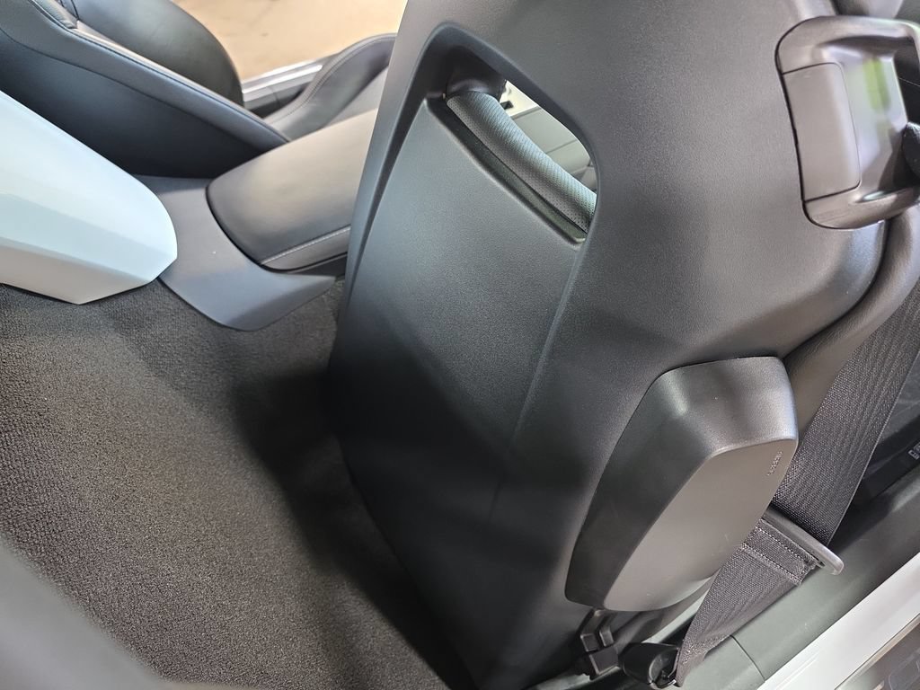 Used 2019 Chevrolet Corvette Stingray Convertible w/ 2LT Preferred Equipment Group RWD image 11