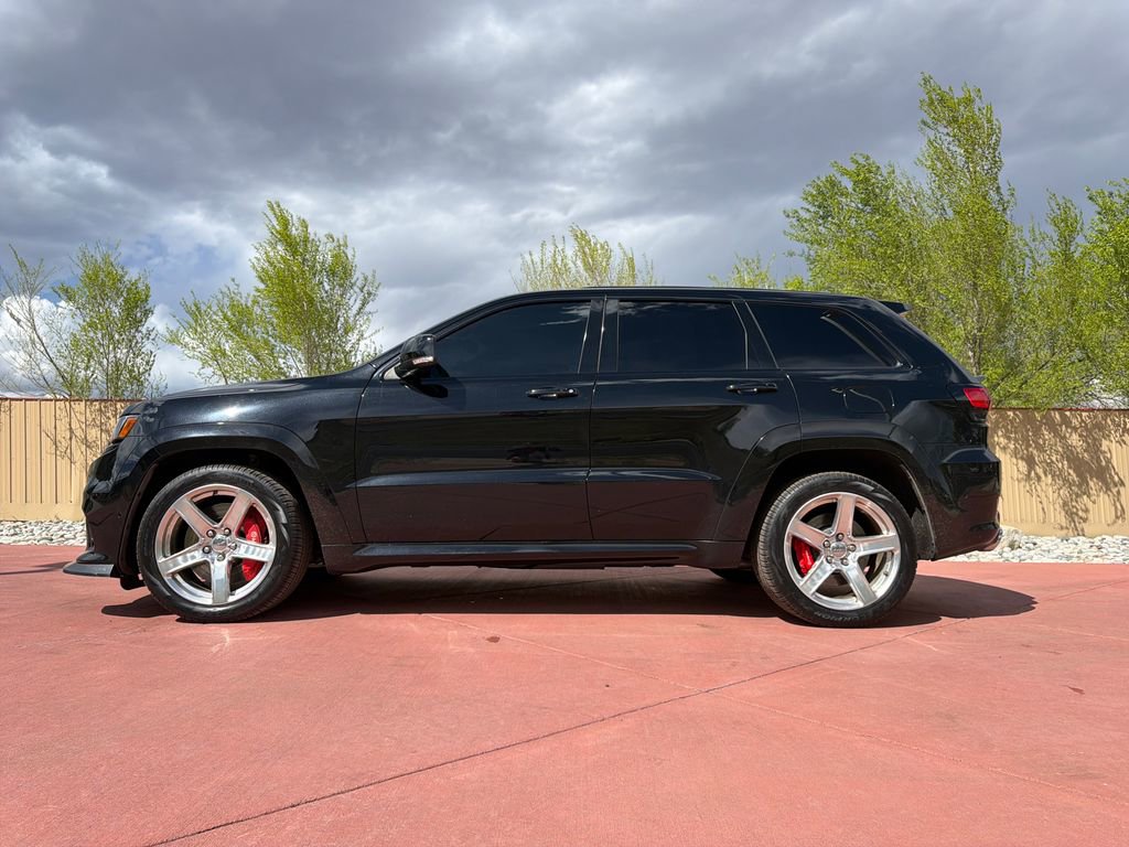 Used 2017 Jeep Grand Cherokee SRT image 4