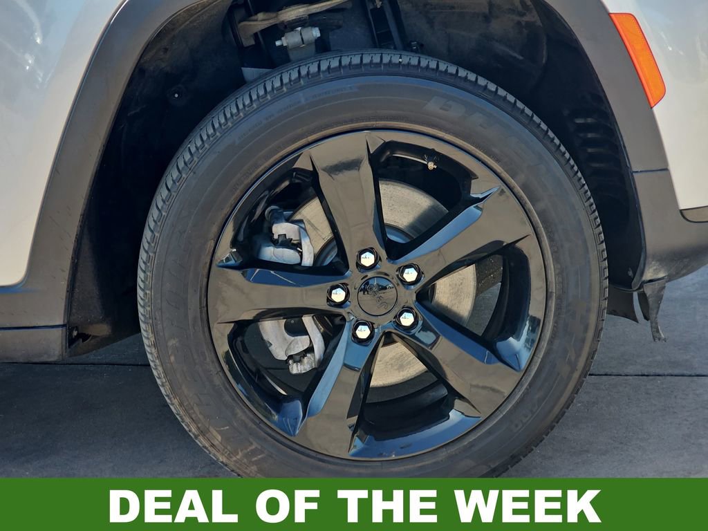 Used 2023 Jeep Grand Cherokee L Laredo image 39