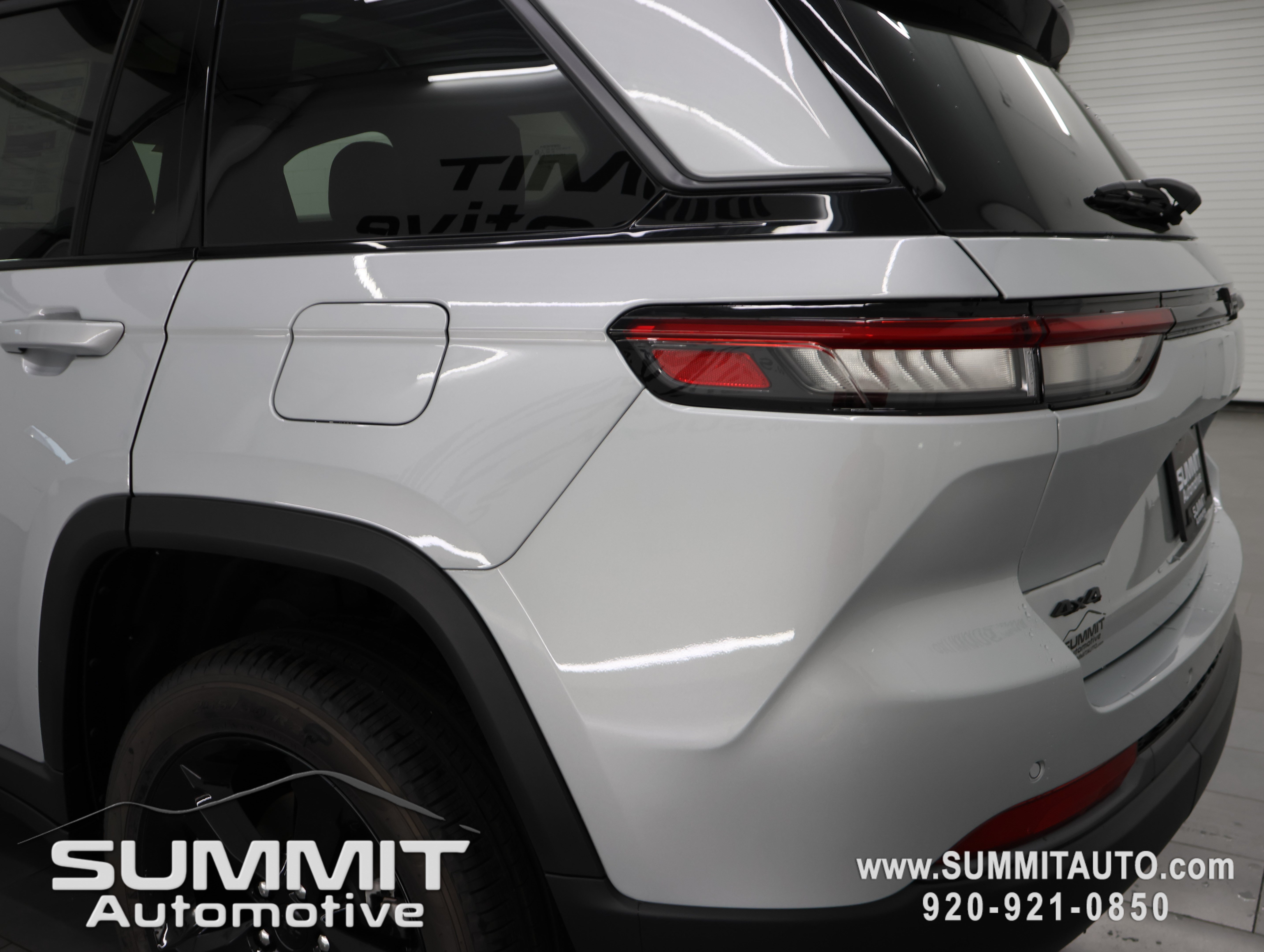 New 2026 Jeep Grand Cherokee Limited w/ Limited Altitude Package AWD/4WD image 33