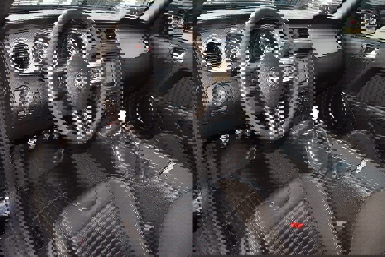 Used 2013 Ford Mustang Shelby GT500 image 14