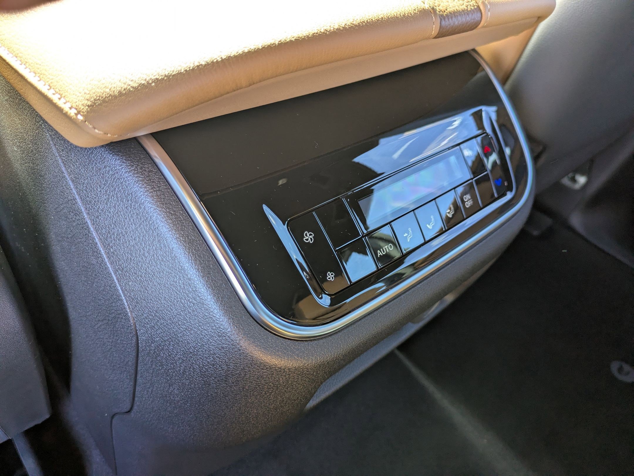 New 2026 Nissan Armada SL w/ Captain's Chari Seat Package RWD image 26