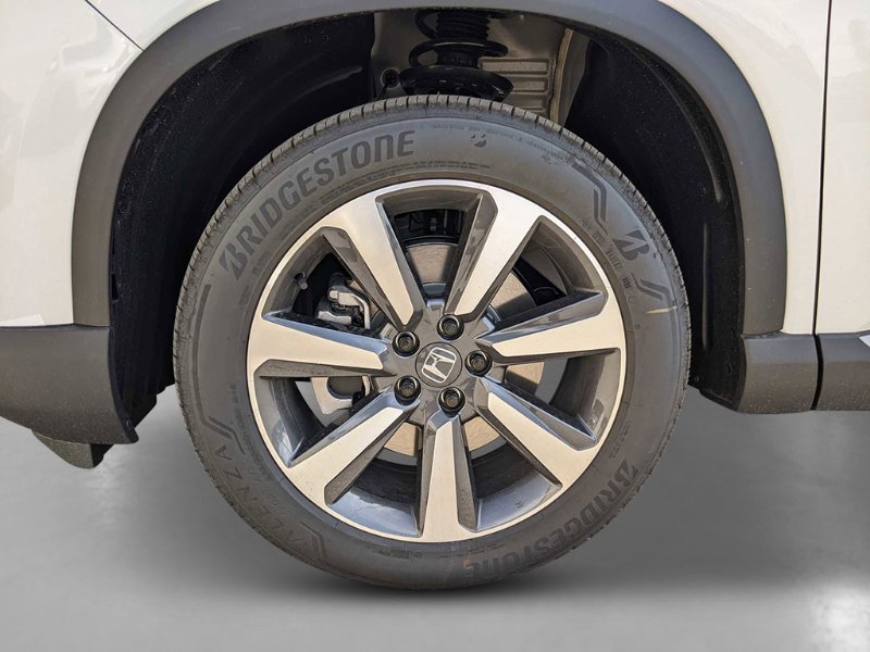 New 2025 Honda Pilot Touring image 9