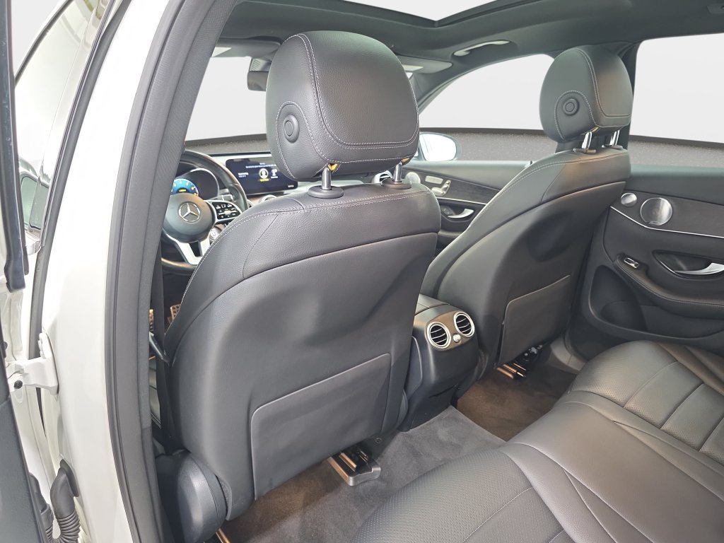 Used 2020 Mercedes-Benz GLC 300 4MATIC image 12