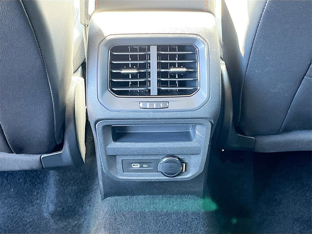 Used 2024 Volkswagen Tiguan Wolfsburg Edition image 24