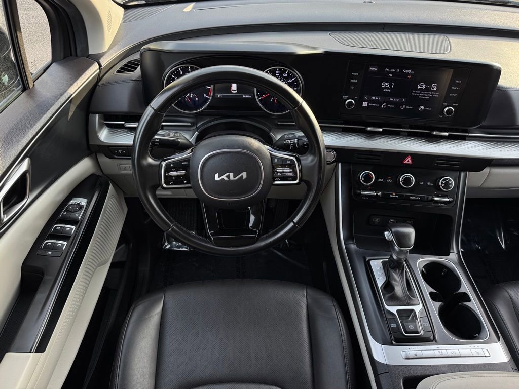 Used 2024 Kia Carnival LX image 19