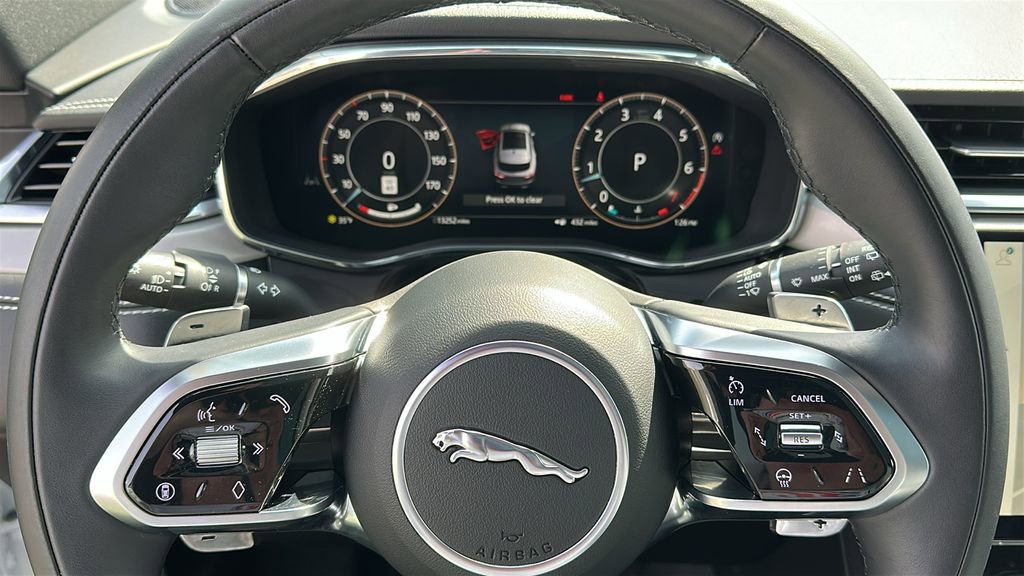 Certified 2025 Jaguar F-PACE R-Dynamic S image 12