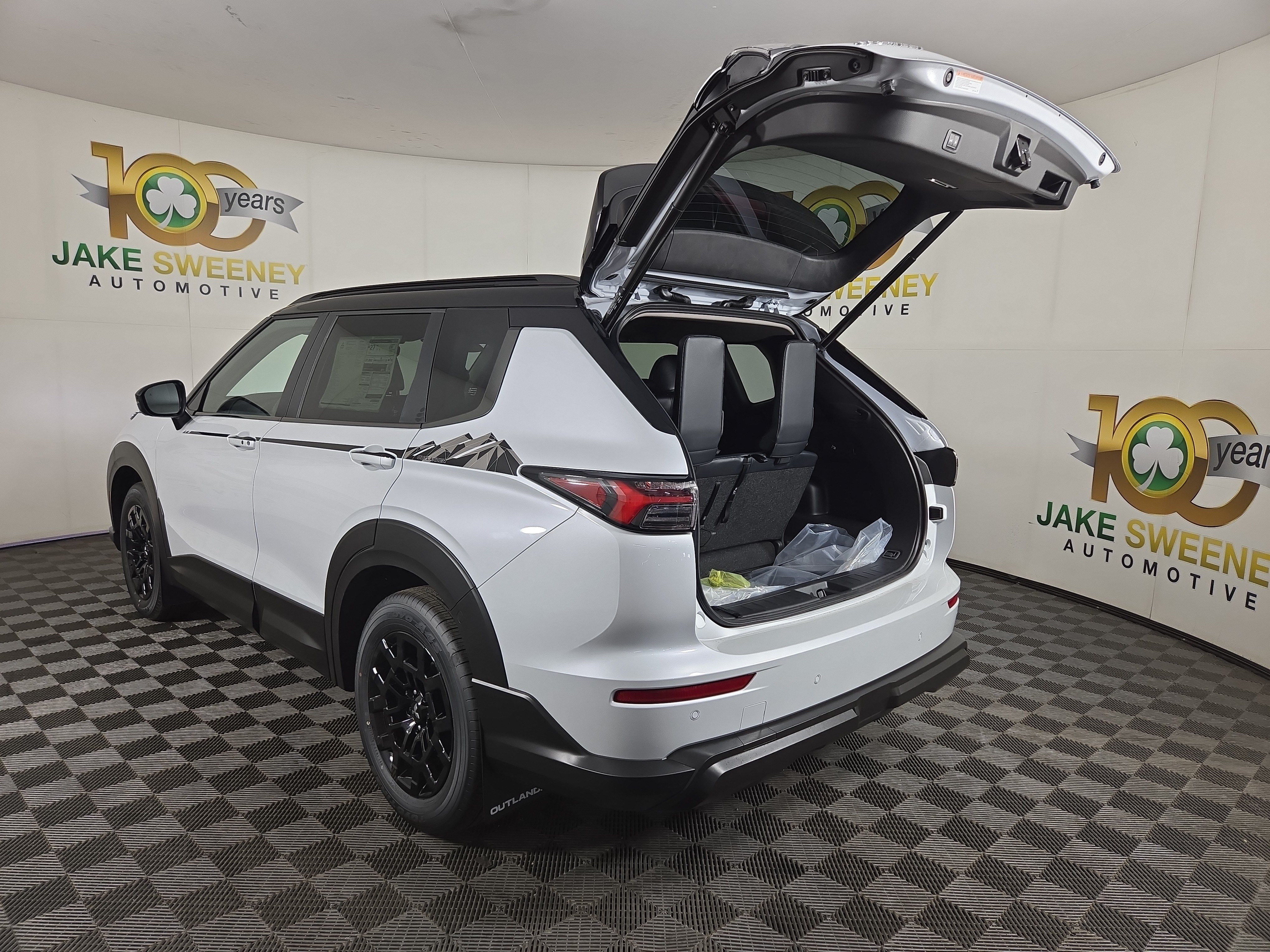 New 2026 Mitsubishi Outlander AWD image 32