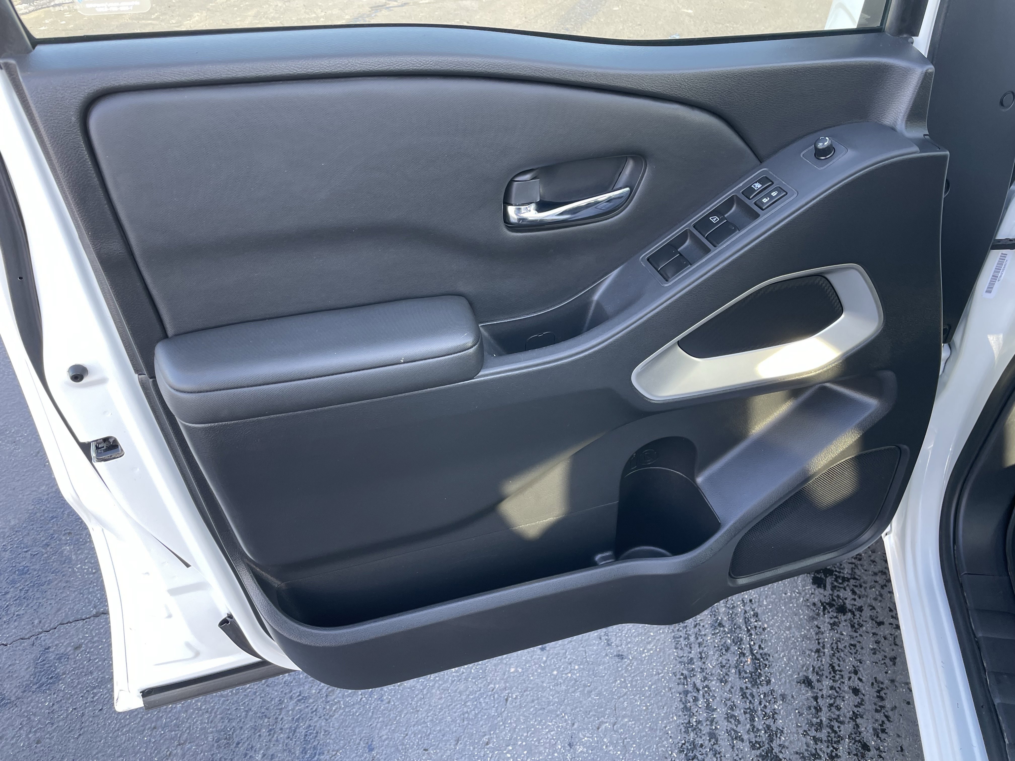 Used 2023 Nissan Frontier SV w/ Technology Package image 12