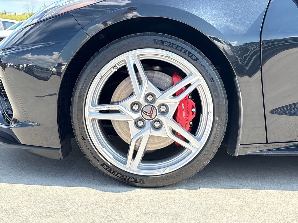 Used 2024 Chevrolet Corvette Stingray Preferred Conv w/ Z51 Performance Package RWD image 32