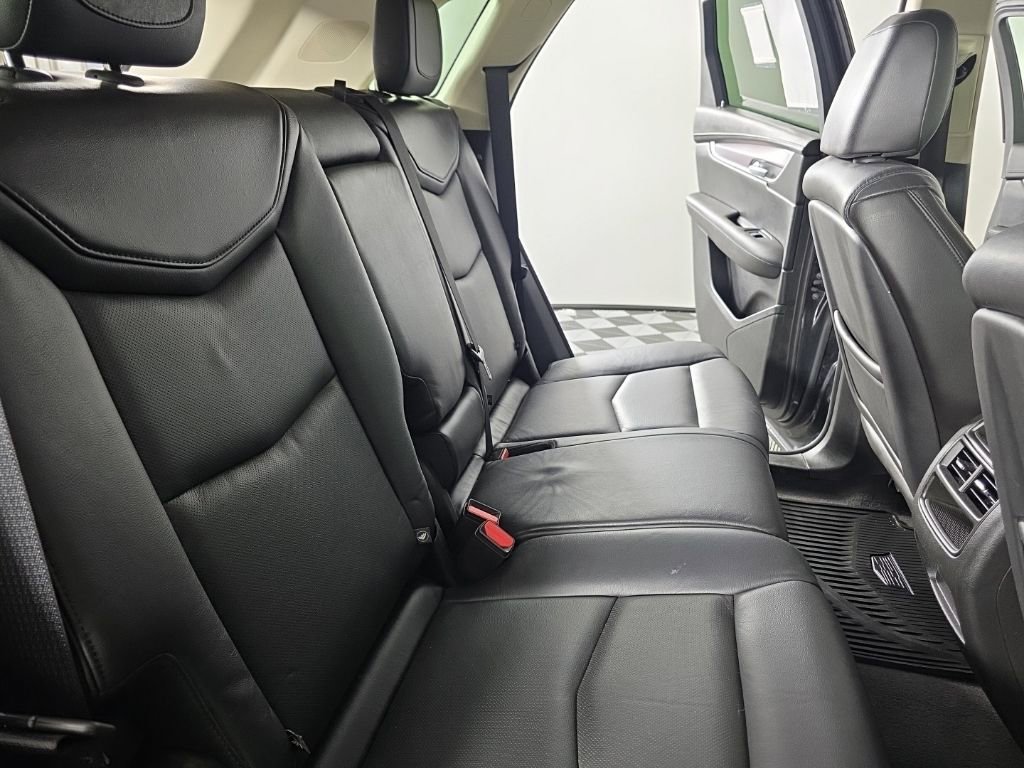 Used 2018 Cadillac XT5 Luxury w/ Driver Awareness Package AWD/4WD image 38