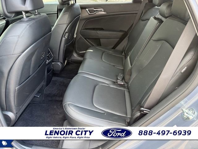 Used 2025 Kia Sportage EX FWD image 11