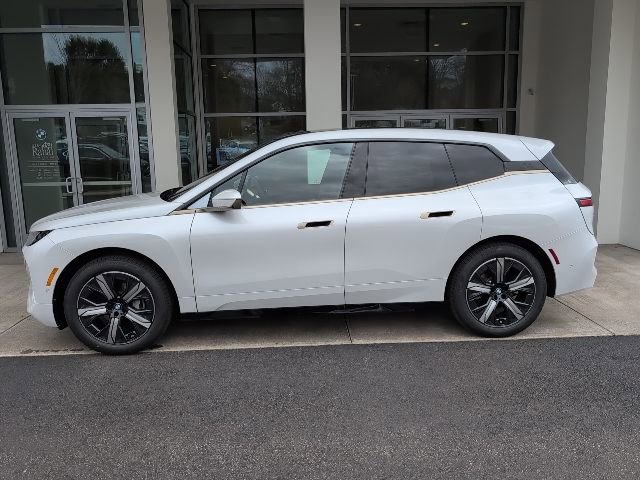New 2026 BMW iX xDrive45 image 8