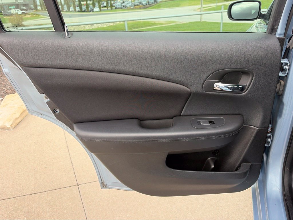 Used 2014 Chrysler 200 Touring FWD image 30