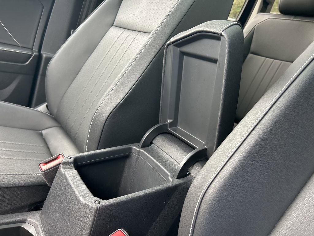 Used 2023 Volkswagen Tiguan SE image 37