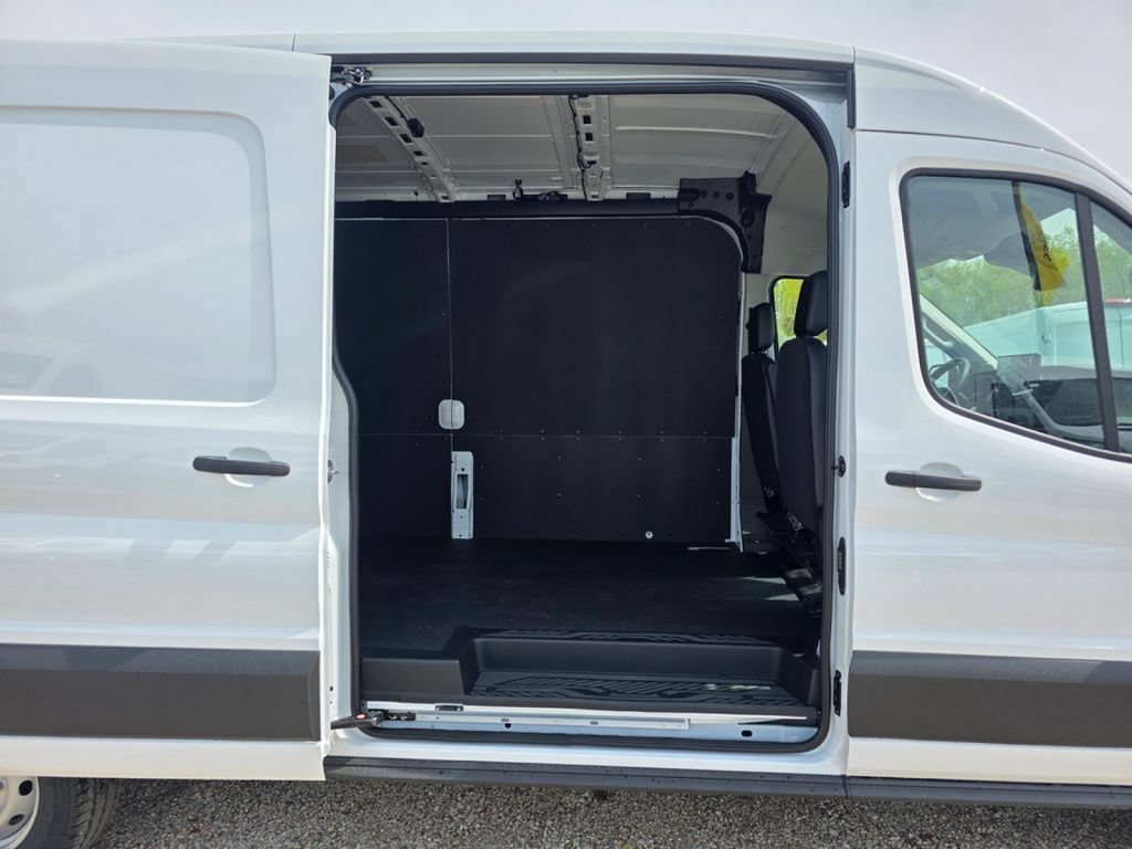 New 2026 Ford Transit 250 148 Medium Roof w/ Load Area Protection Package RWD image 15