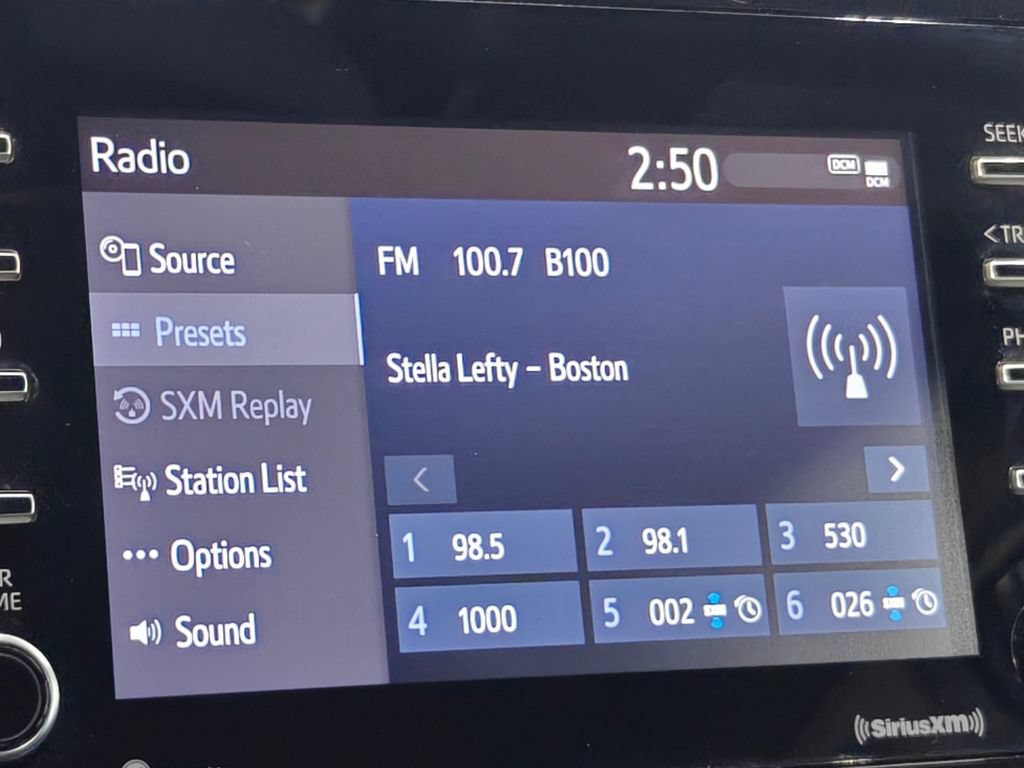 Used 2021 Toyota Camry SE FWD image 27