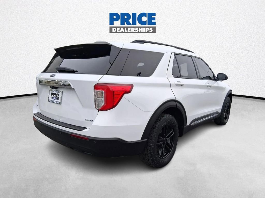 Used 2020 Ford Explorer XLT image 3
