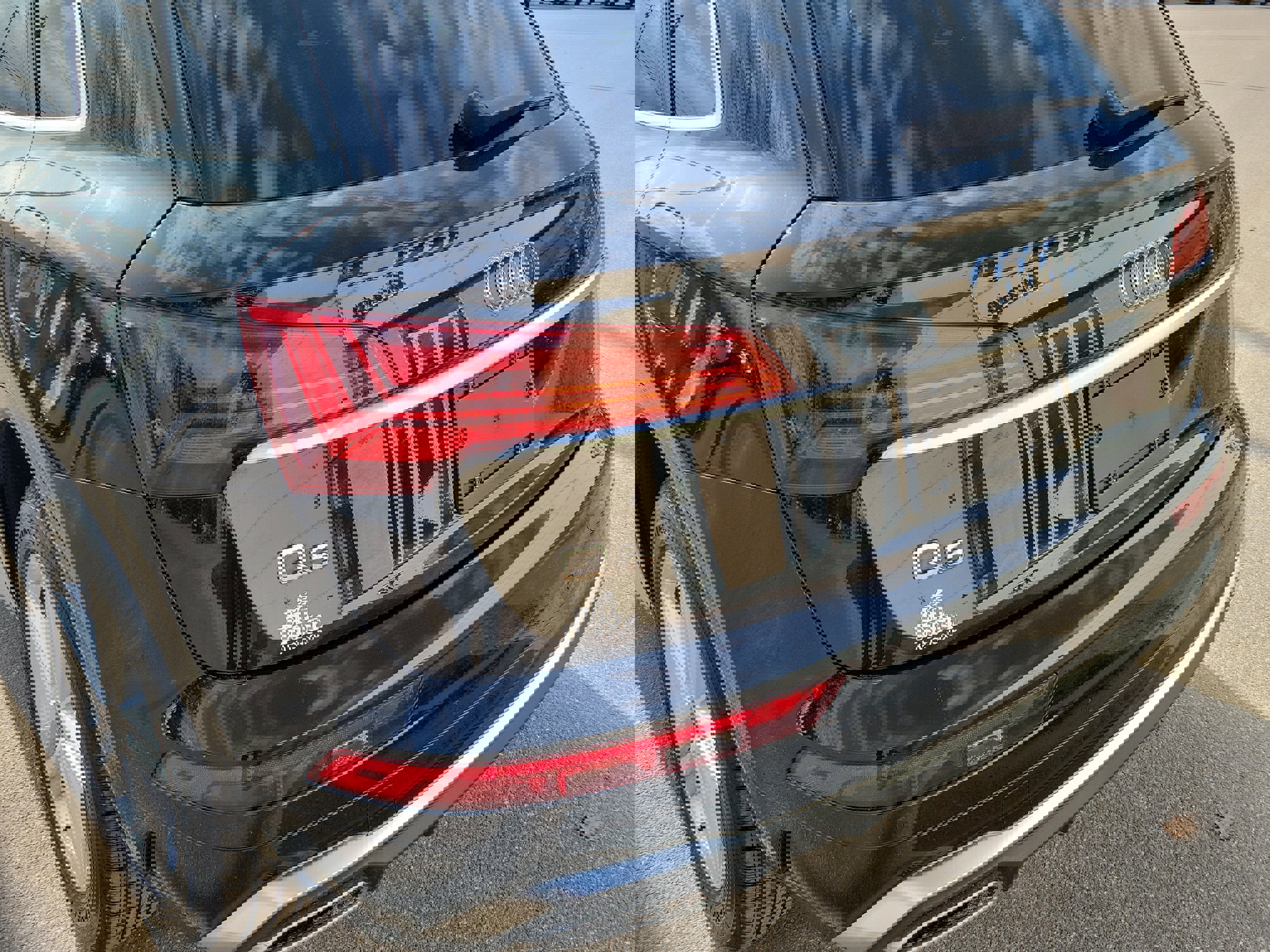 Used 2025 Audi Q5 e Premium Plus w/ Premium Plus Package image 15