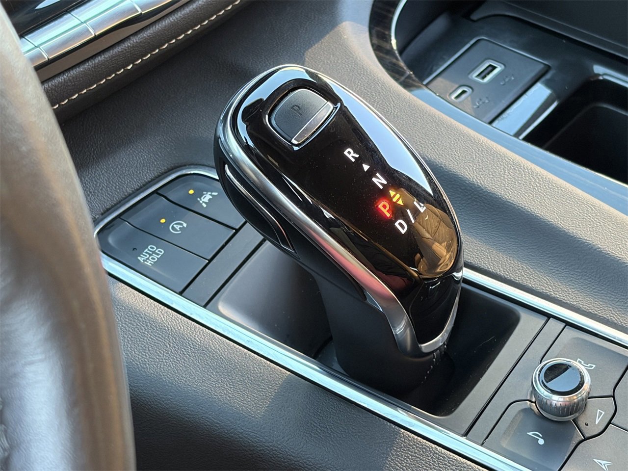 Certified 2022 Cadillac Escalade ESV Sport w/ Touring Package image 29