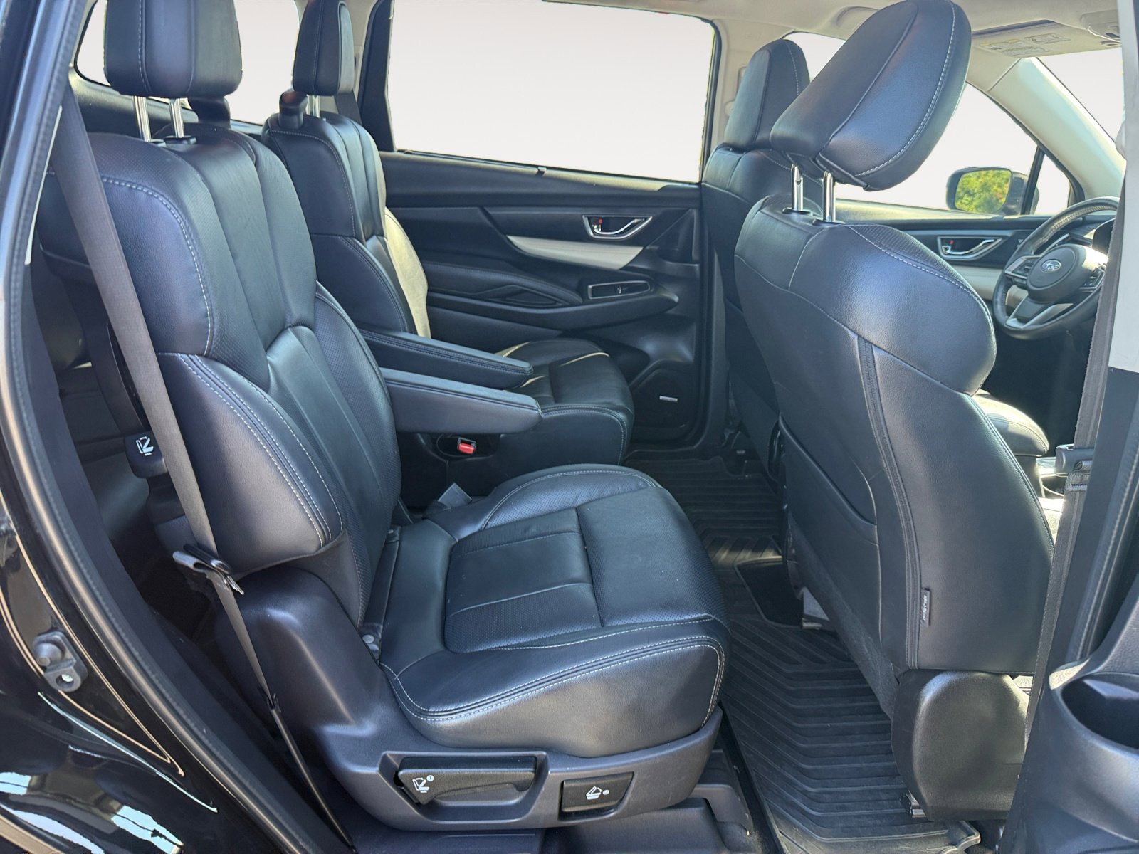Used 2022 Subaru Ascent Limited w/ Technology Package AWD/4WD image 18