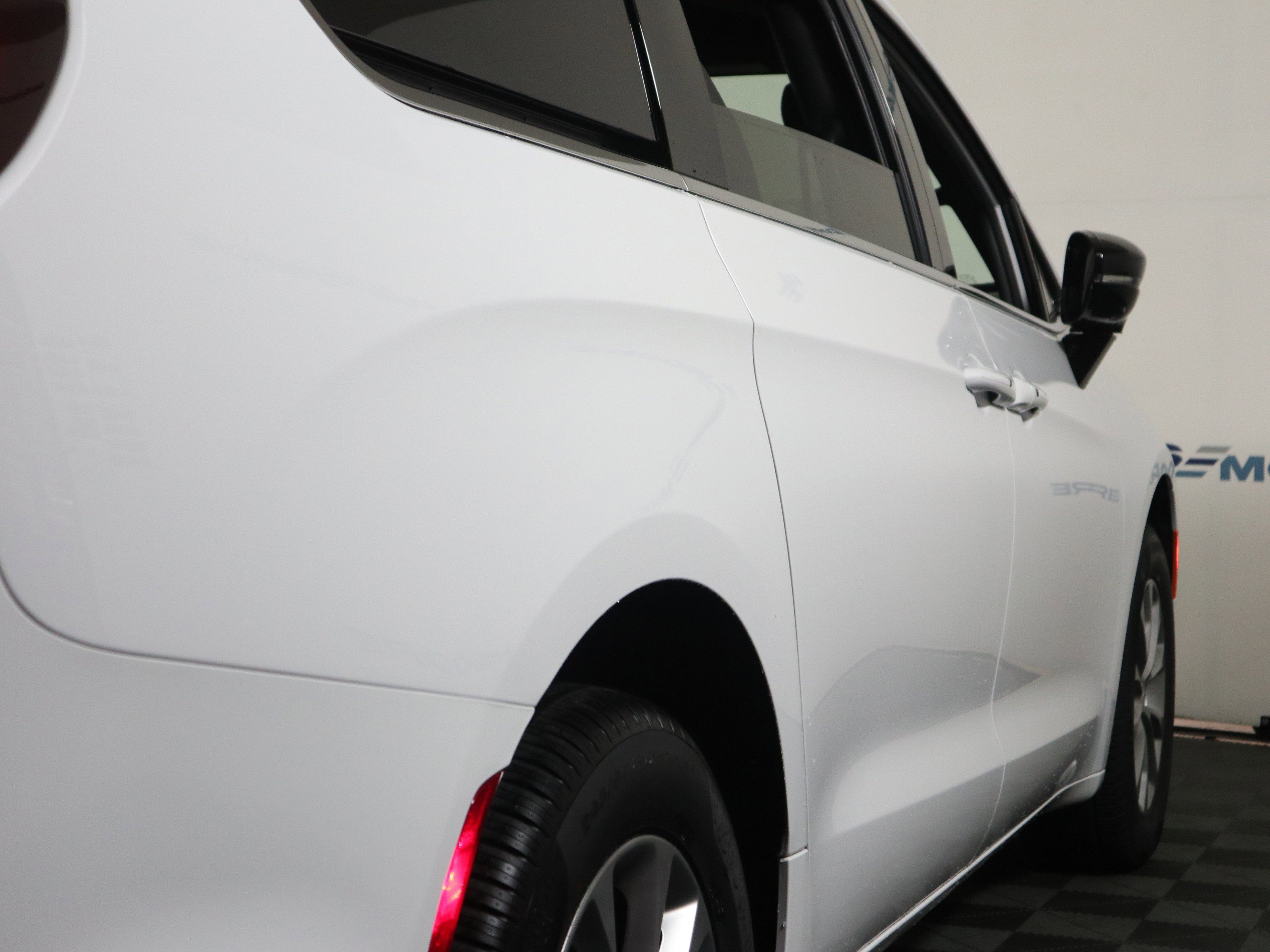 New 2026 Chrysler Pacifica Select image 5