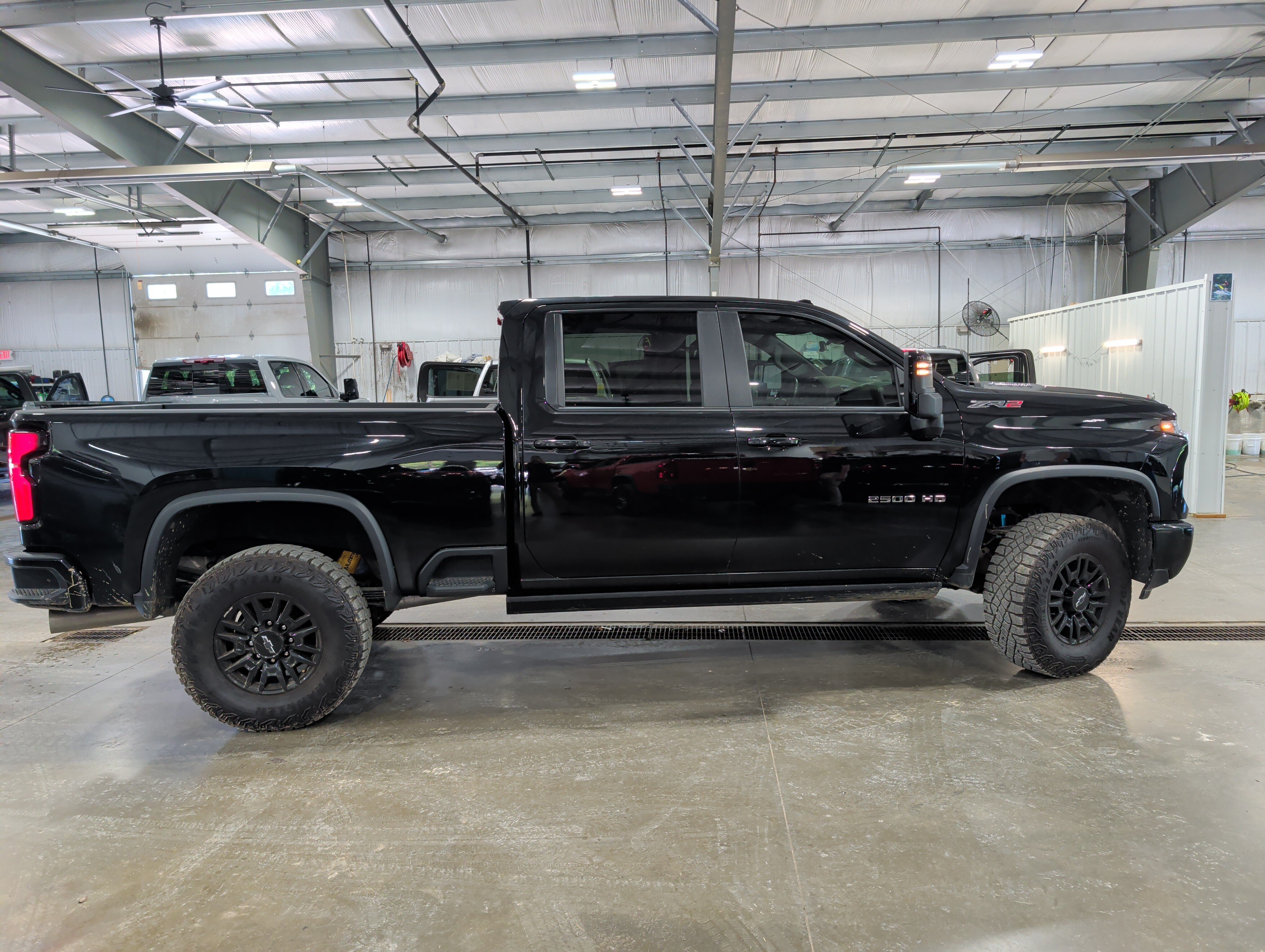 Used 2025 Chevrolet Silverado 2500 ZR2 w/ Technology Package AWD/4WD image 2