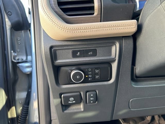 Used 2024 Ford Expedition Limited image 22