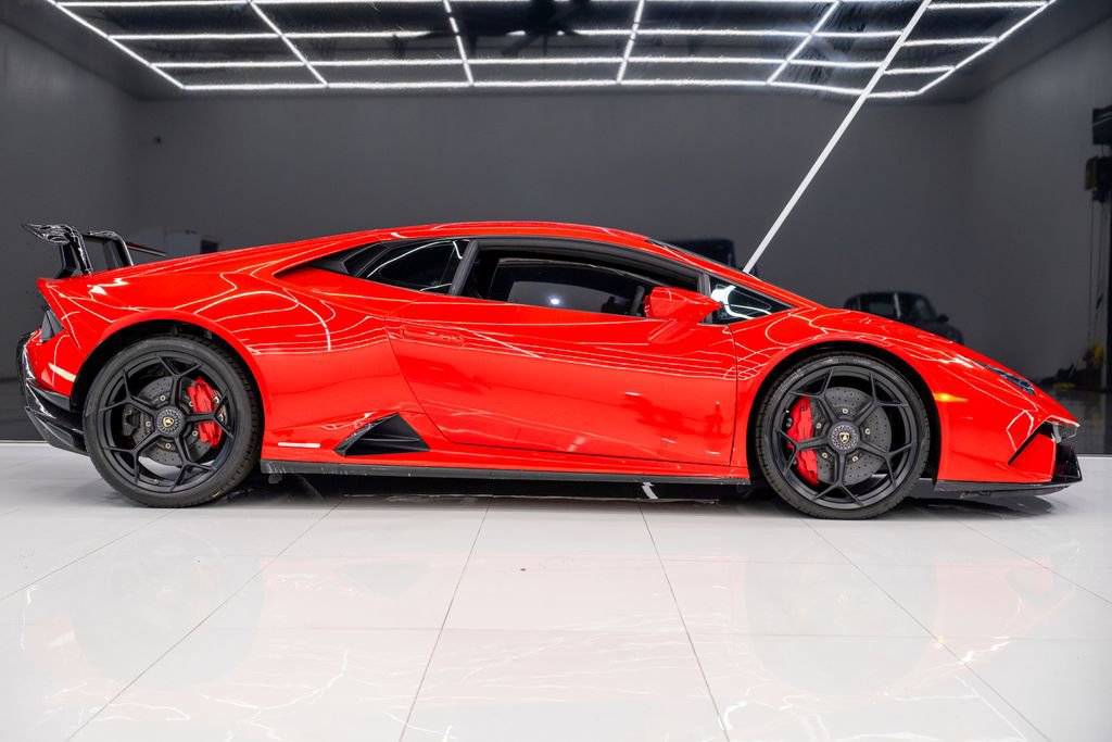Used 2020 Lamborghini Huracan EVO image 6