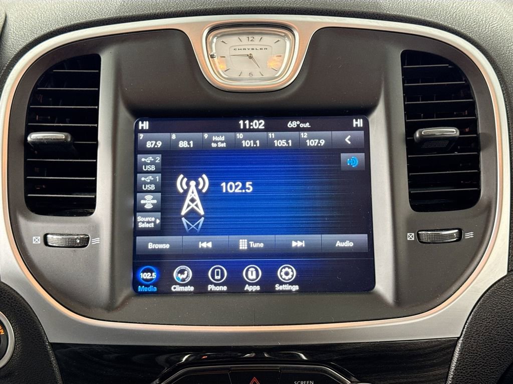 Used 2022 Chrysler 300 Touring w/ Sport Appearance Package image 14