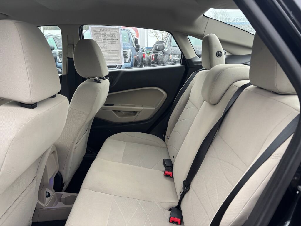 Used 2015 Ford Fiesta SE w/ Comfort Package image 13