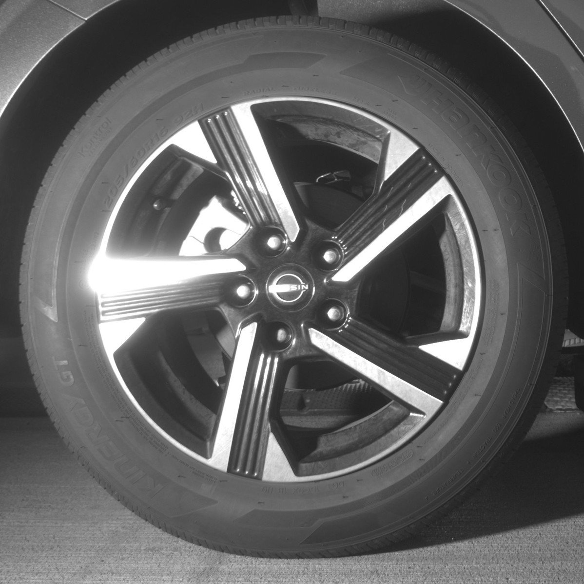 Used 2025 Nissan Sentra SV FWD image 15