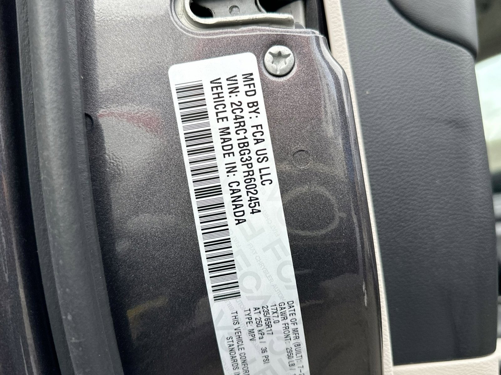 Used 2023 Chrysler Pacifica Touring-L image 41